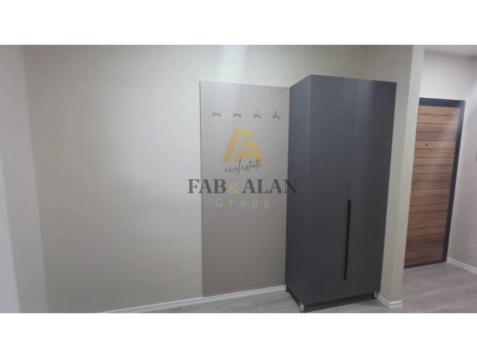 Tirane, jepet me qera apartament 2+1 Kati 3, 102 m² 700 € (Ish Venue)