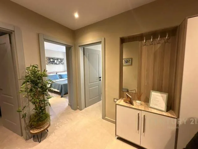 Tirane, jepet me qera apartament 2+1+BLK 85 m² 650 Euro