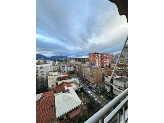 Tirane, jepet me qera apartament 2+1+BLK 100 m² 800 Euro