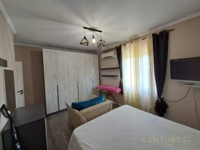 Tirane, jepet me qera apartament 110 m² 800 Euro (mine peza)