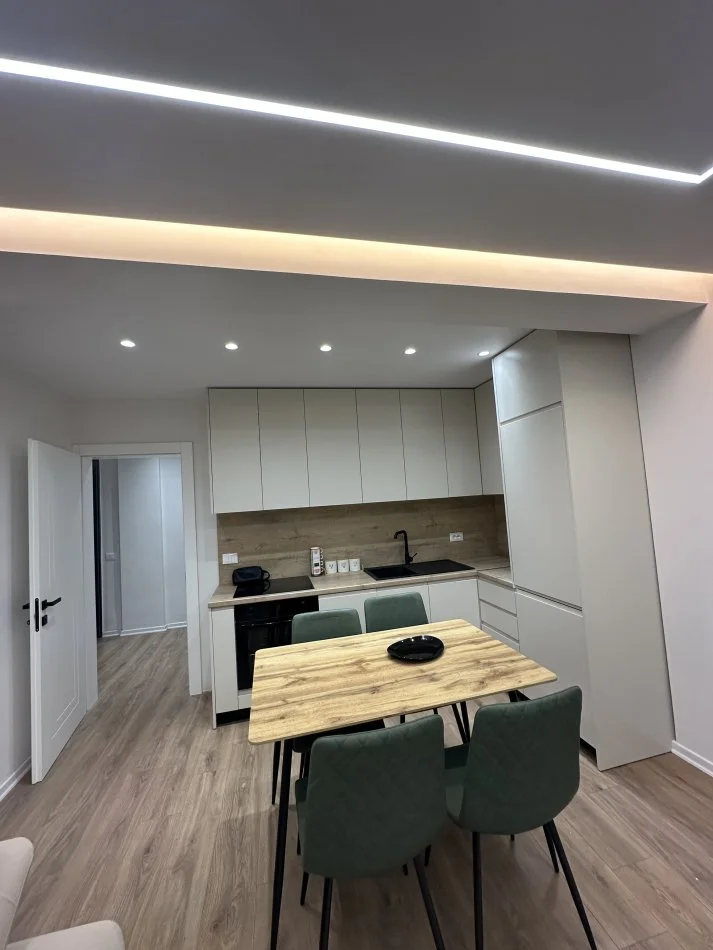 Tirane, jepet me qera apartament 2+1 Kati 4, 97 m² 800 € (Bulevardi Zogu I)