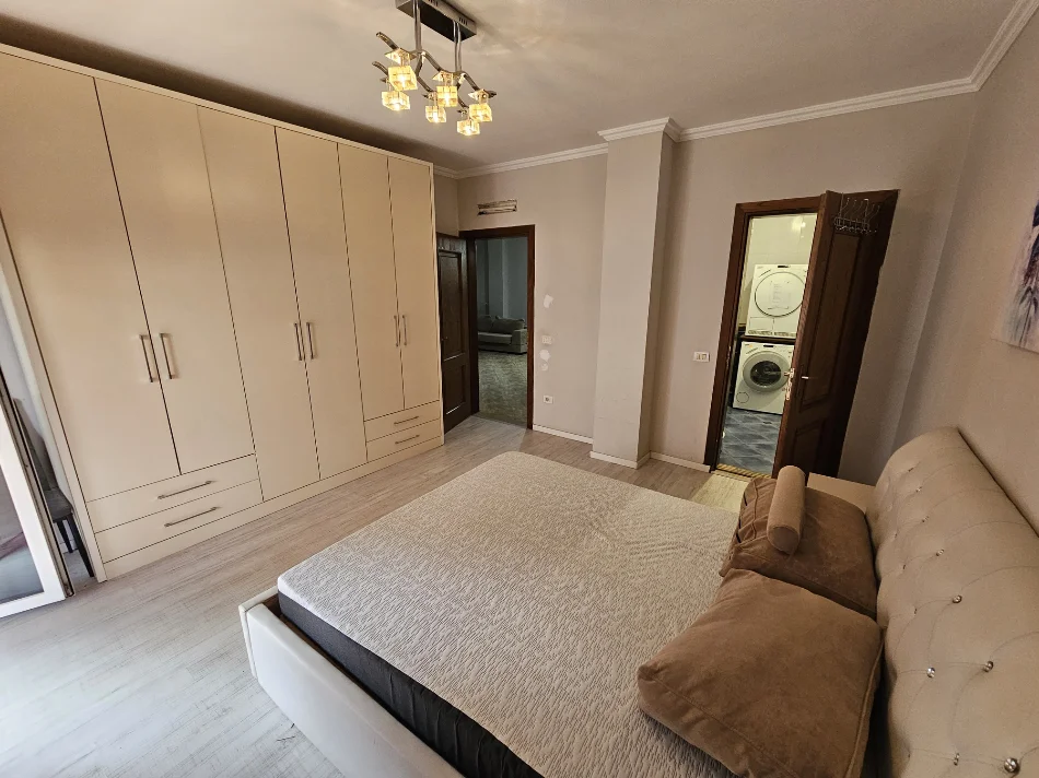 Tirane, shitet apartament 2+1+Aneks+Ballkon Kati 3, 140 m² 250.000 € (Kompleksi Colombo)
