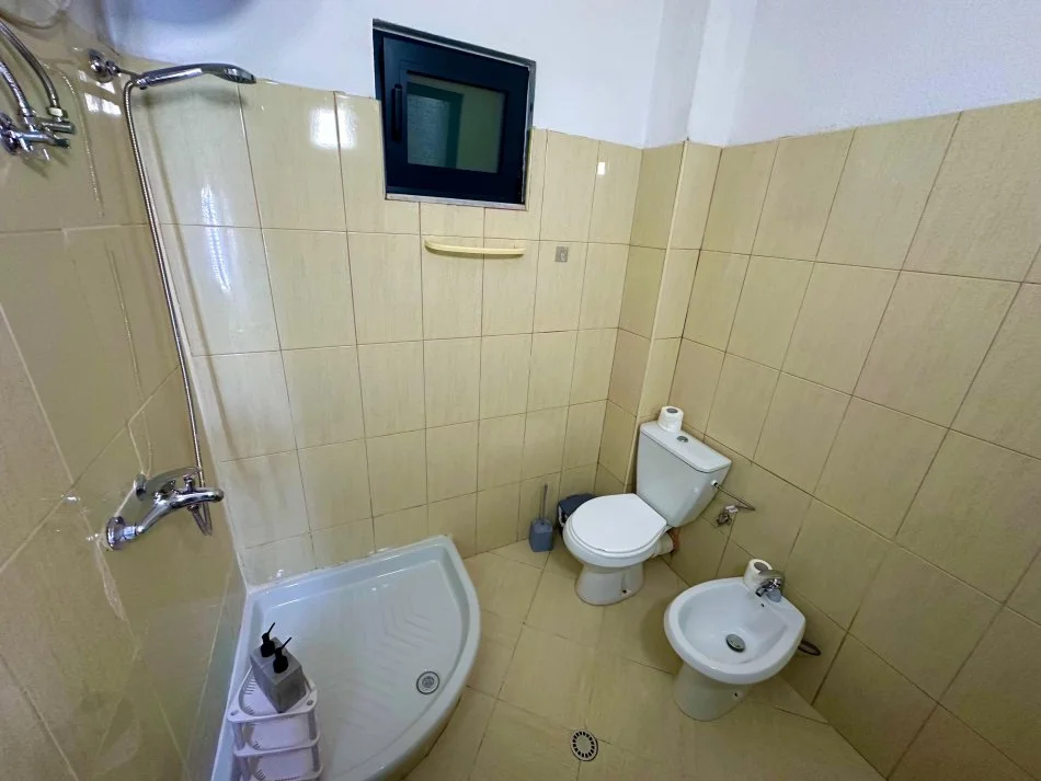 1+1 Pazari i Ri (€470)