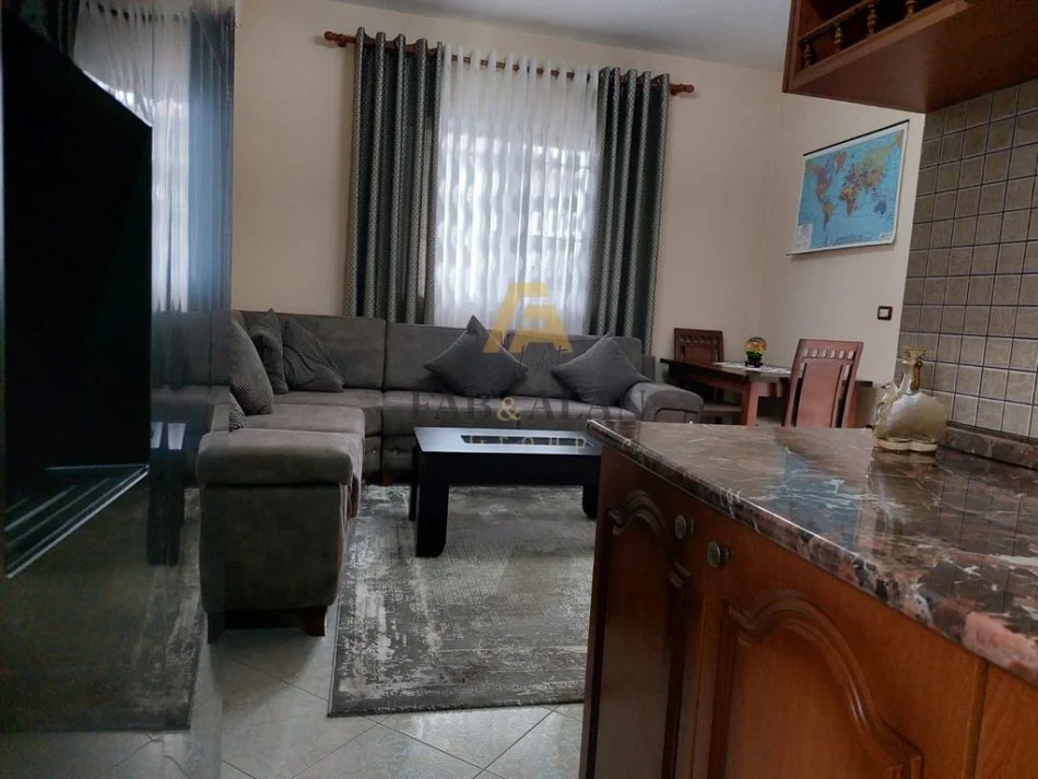 Tirane, shitet Vile 3 Katshe , 400.000 € (Kamez, Rruga OSBE)