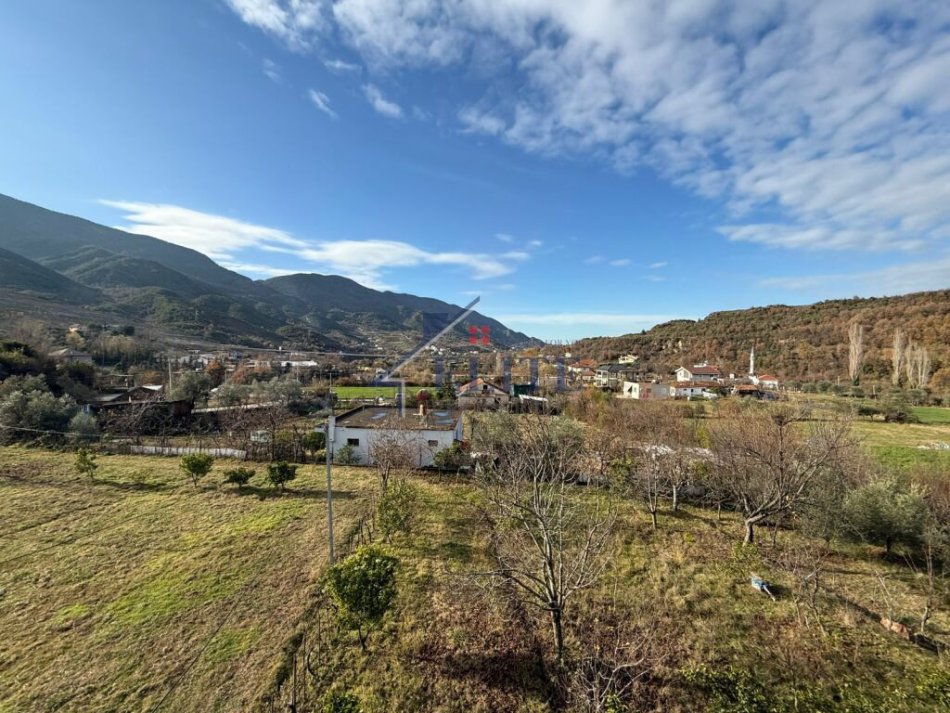 Tirane, shitet shtepi Kati 3, 394 m² 450.000 € (Ibe e Poshtme)