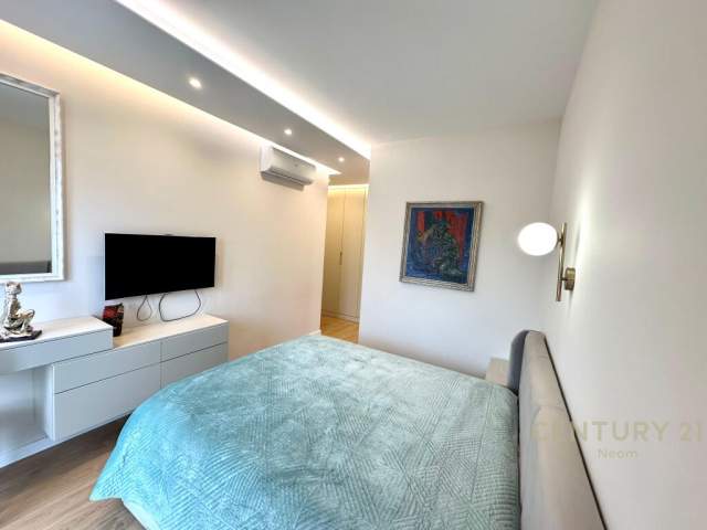 Tirane, shes apartament 3+1+2+BLK 125 m² 300.000 Euro (Liqeni i Thatë)