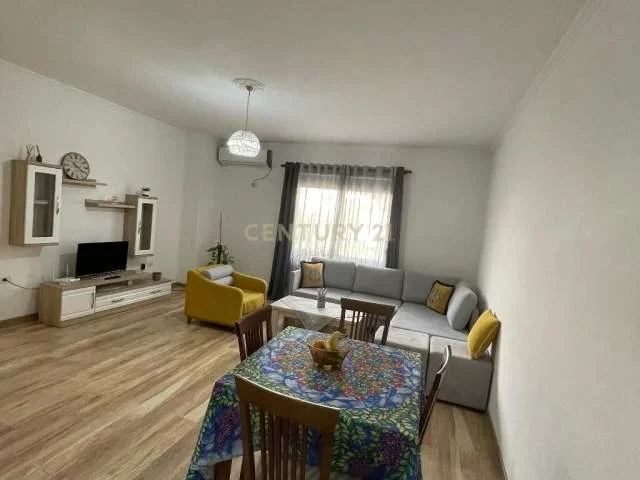 Tirane, shitet apartament 115 m² 168.000 Euro