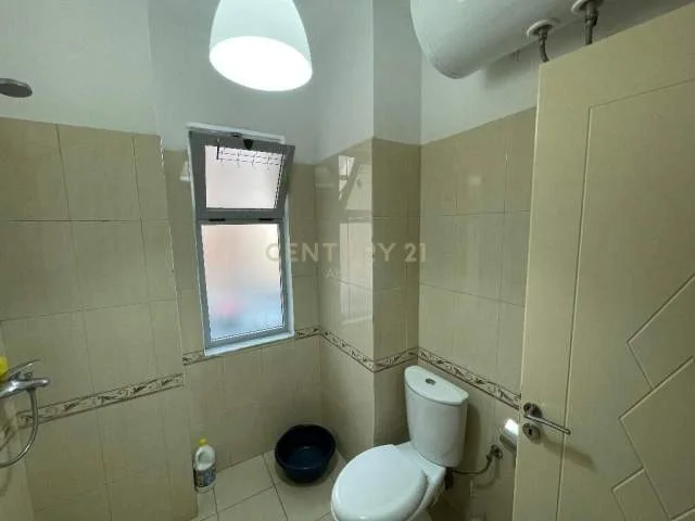 Tirane, shitet apartament 115 m² 168.000 Euro