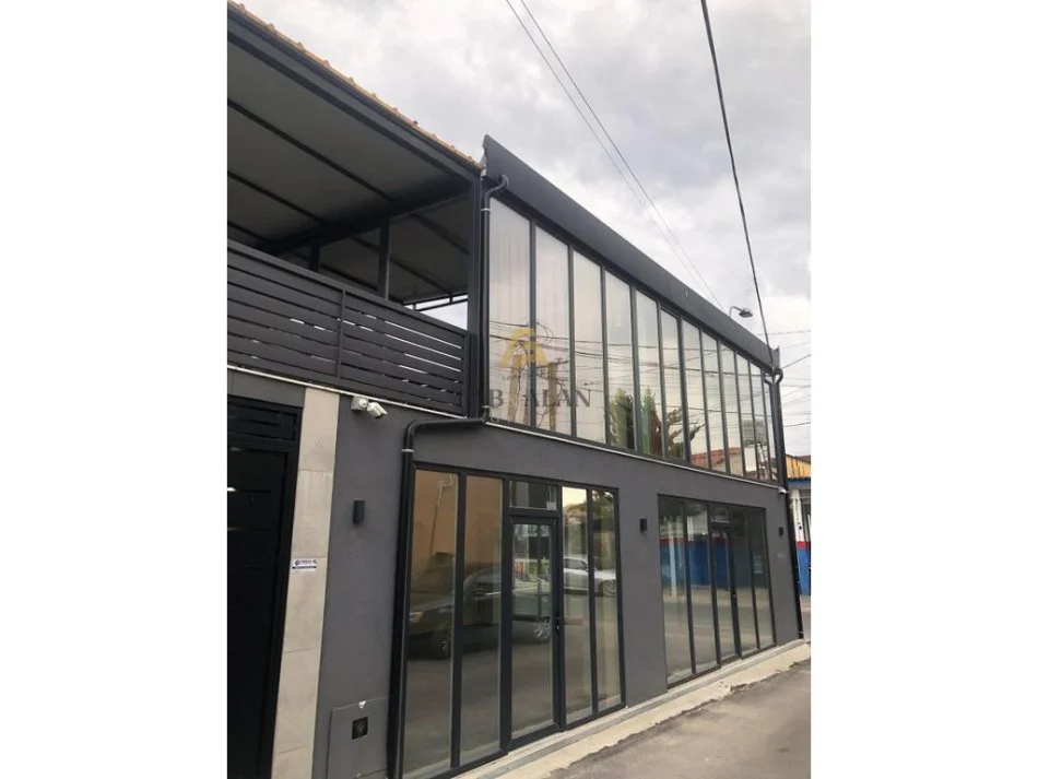 Tirane, jepet me qera Vile 3 Katshe , 370 m² 3.000 € (Institut, Kmaez)