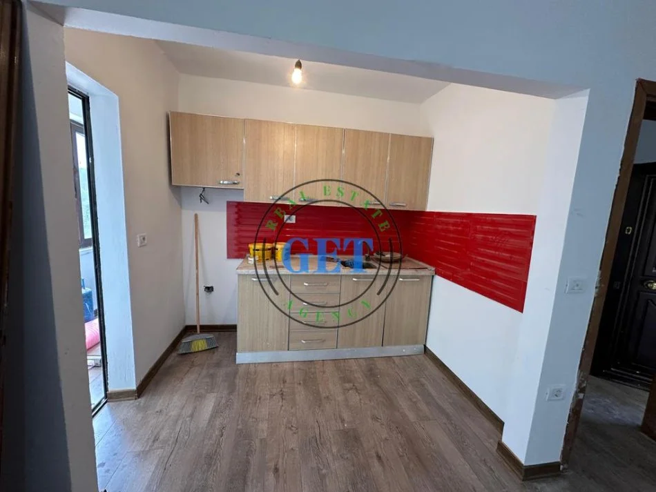 Durres, shitet apartament 1+1+Ballkon Kati 2, 59 m² 69.000 € (Lagja 18, prane Vala Park.)