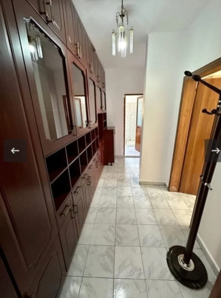 Tirane, jepet me qera apartament 1+1 Kati 4, 60 m² 370 € (Rruga 5 Maji)