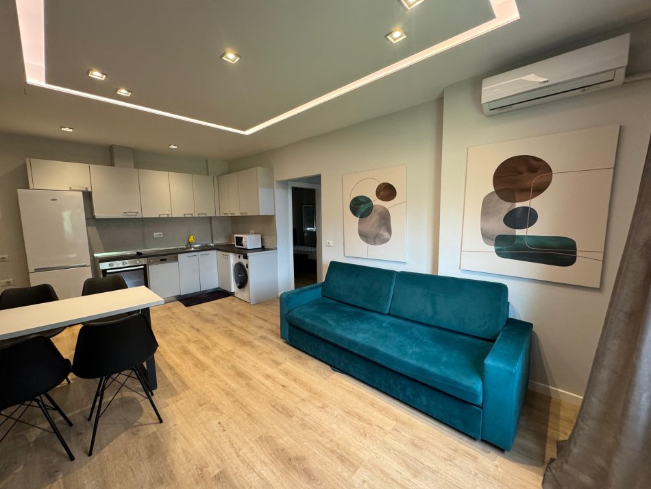 Tirane, jepet me qera apartament 2+1 Kati 1, 85 m² 700 € (21 dhjetori)