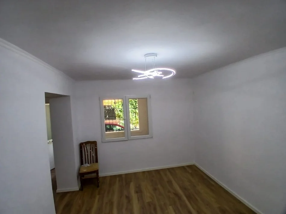 Tirane, shitet apartament 2+1 Kati 1, 70 m² 128.000 € (Rruga Todi Shkurti)