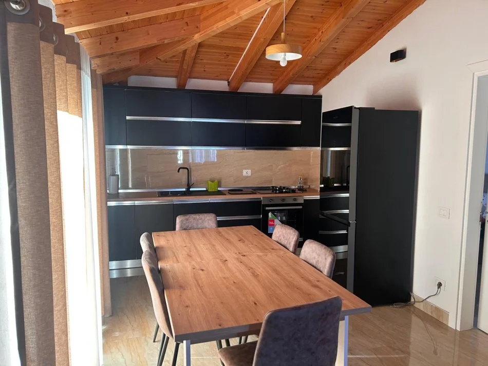 Tirane, jepet me qera apartament 2+1 Kati 4, 450 € 