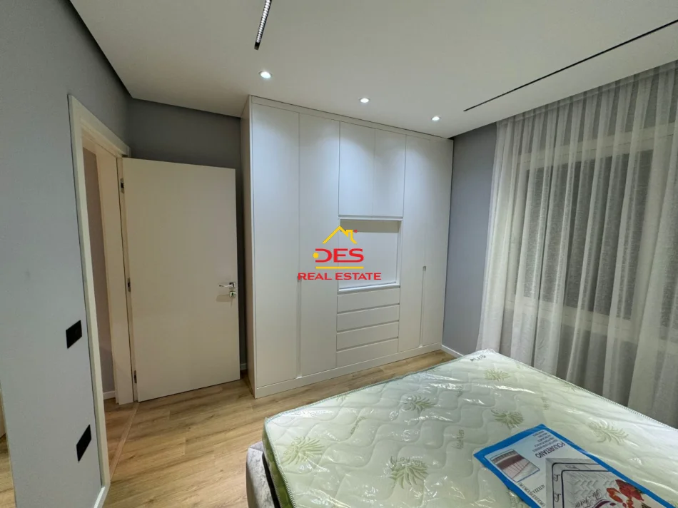 Vlore, jepet me qera apartament 1+1+Ballkon Kati 7, 65 m² 550 € (Rruga Gjergj Arianiti)