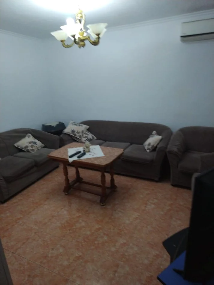 Tirane, jepet me qera apartament 3+1 Kati 2, 100 m² 500 € (rruga Karl Gega)
