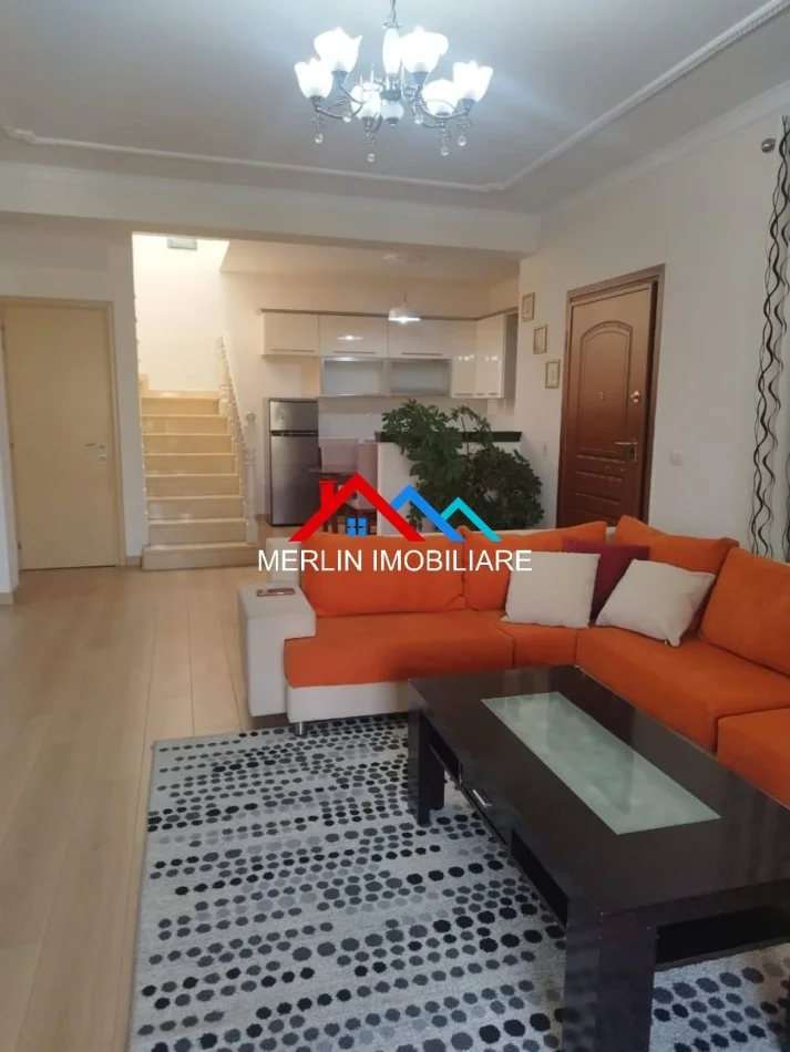 Tirane, jepet me qera Vile 5+1 Kati 2, 165 m² 1.200 € (RRUGA PASHO HYSA,ALI DEM)