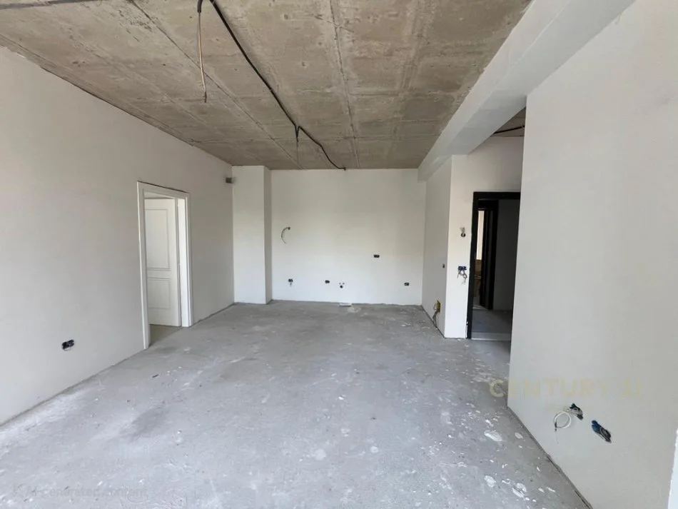 Tirane, shes apartament 2+1 Kati 3, 101 m² 310.000 € (Stacioni i Trenit)