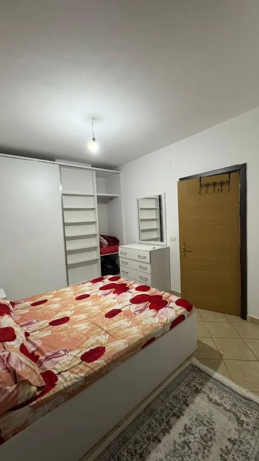 Tirane, jepet me qera apartament 1+1+Ballkon Kati 6, 80 m² 400 € (Kompleksi Fratari)