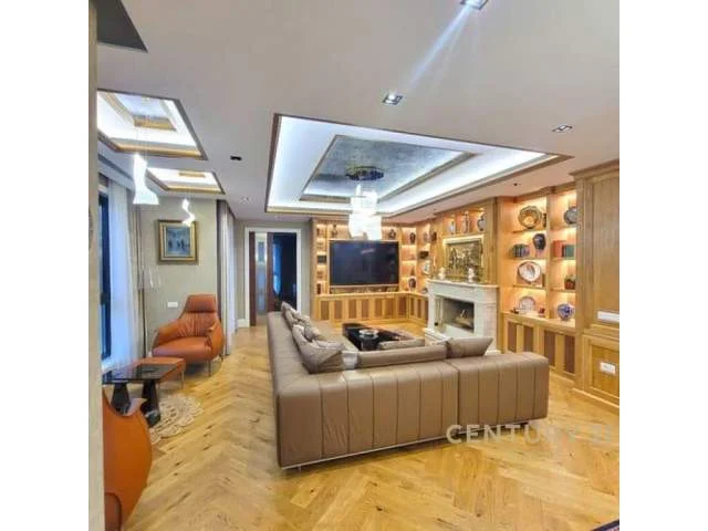 Tirane, jepet me qera Penthouse 5+1+A+BLK Kati 10, 436 m² 7.500 Euro (Square 21, rruga e Kavajes)