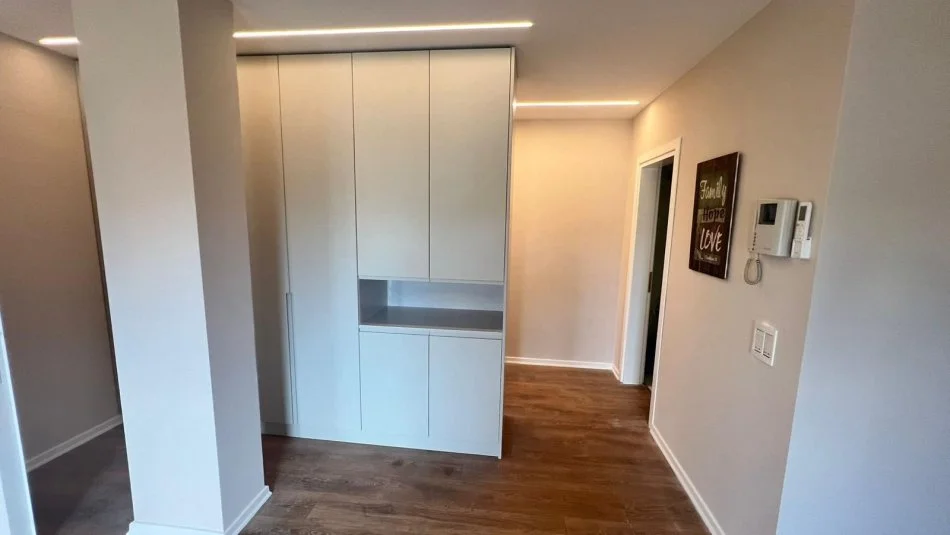Tirane, jepet me qera apartament 2+1 Kati 2, 1 m² 550 € (Sauk)
