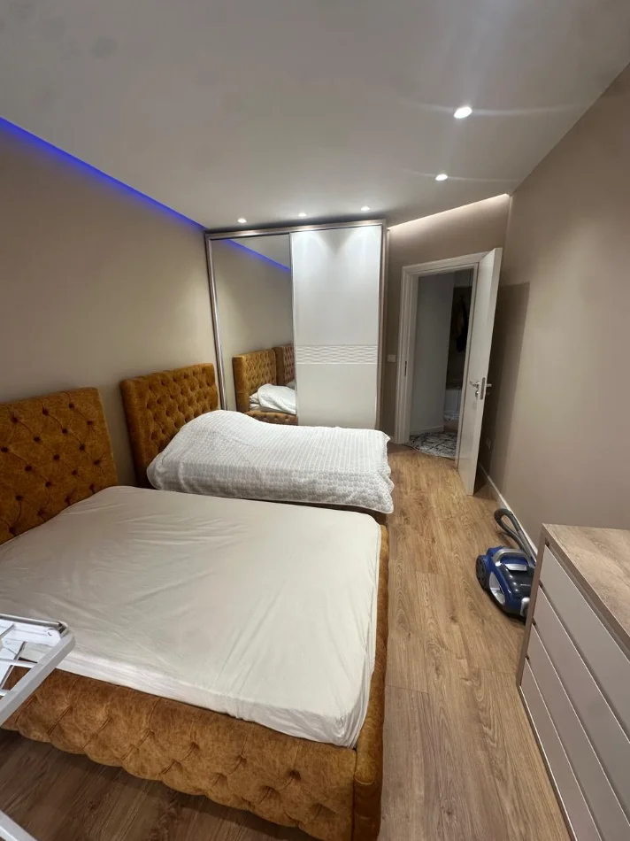 Tirane, jap me qera apartament 2+1+Ballkon Kati 1, 95 m² 620 € (Astir, afer bar Bohem)