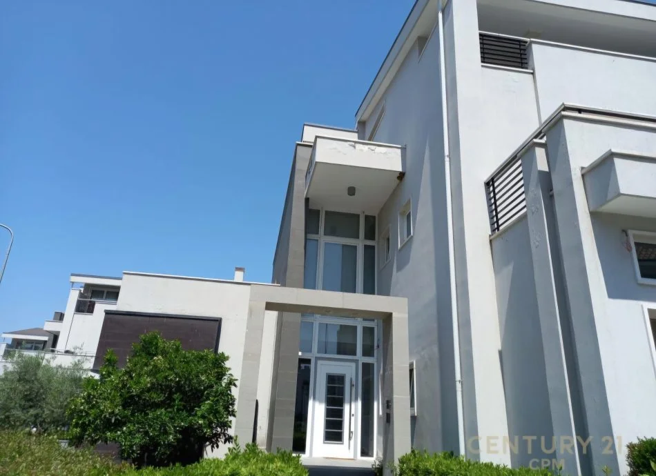 Tirane, jepet me qera Vile 3 Katshe Kati 4, 142 m² 3.900 € (Mjull-Bathore)