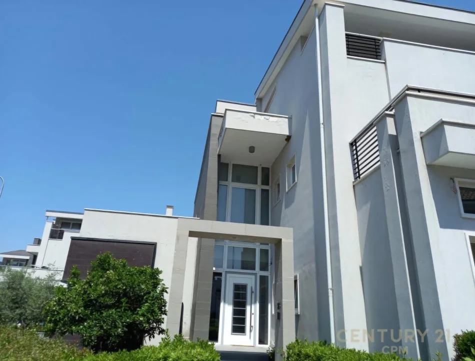 Tirane, jepet me qera Vile 3 Katshe Kati 3, 1.101 m² 9.000 € (Mjull-Bathore)