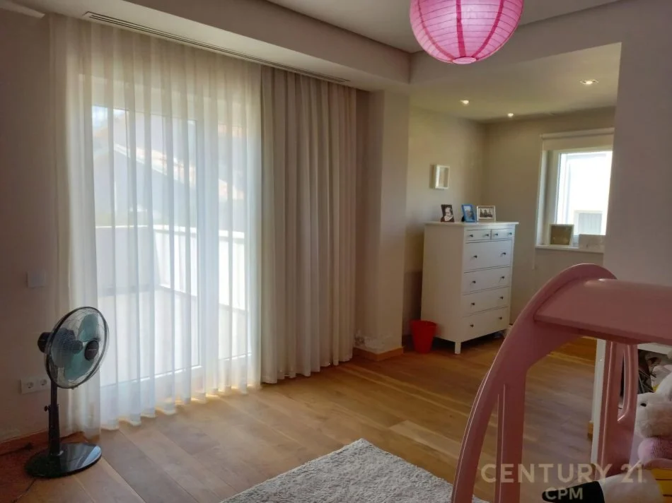 Tirane, jepet me qera Vile 3 Katshe Kati 4, 142 m² 3.900 € (Mjull-Bathore)