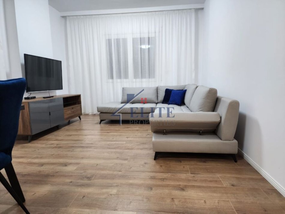 Tirane, jepet me qera apartament 2+1 Kati 2, 93 m² 800 € (Kopahti Botanik)
