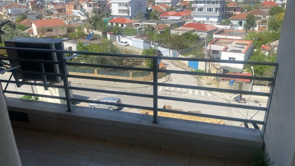 Tirane, jepet me qera apartament 2+1+Ballkon Kati 4, 100 m² 450 € (Rruga : Besim Alla)