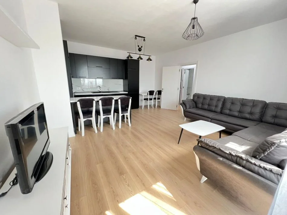 Tirane, jepet me qera apartament 1+1 Kati 10, 60 m² 600 € (Rruga e Dibres)