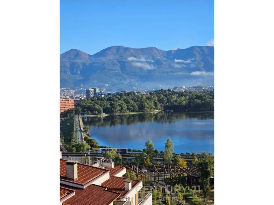 Tirane, jepet me qera apartament 3+1 Kati 4, 400 m² 1.500 € (KOPESHTI BOTANIK)