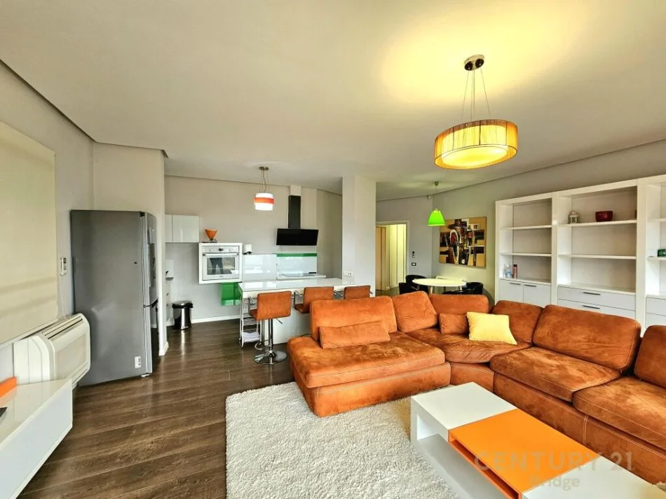 Tirane, jepet me qera apartament 3+1 Kati 4, 400 m² 1.500 € (KOPESHTI BOTANIK)