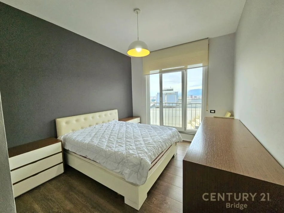Tirane, jepet me qera apartament 3+1 Kati 4, 400 m² 1.500 € (KOPESHTI BOTANIK)