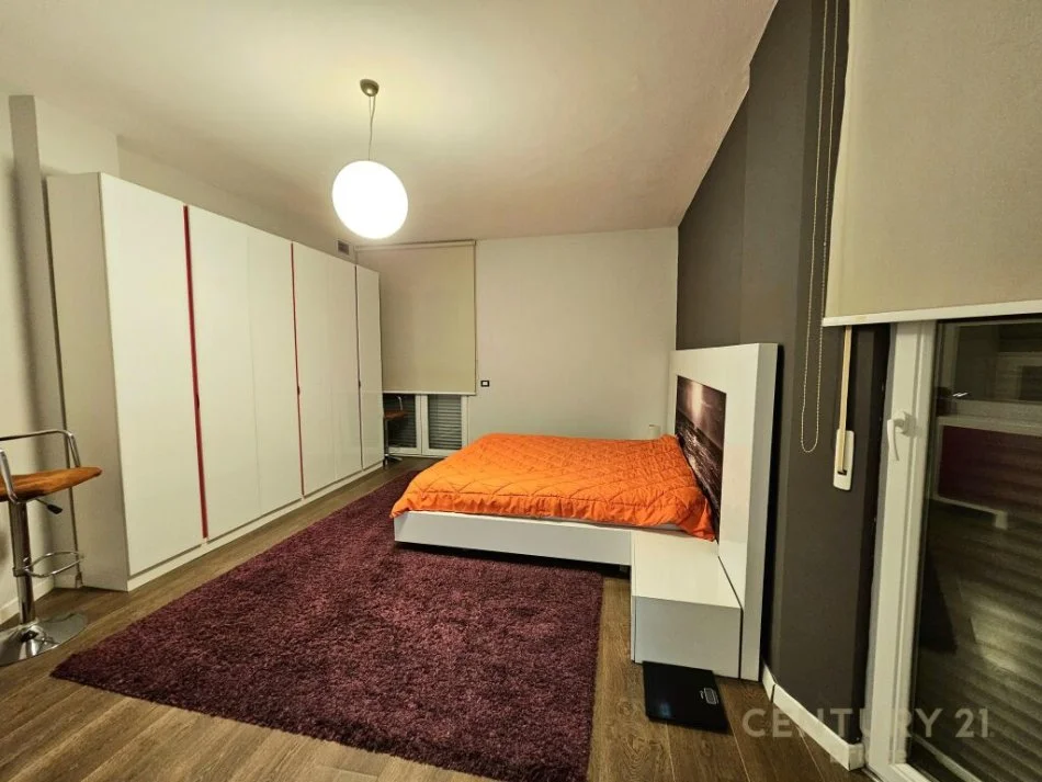 Tirane, jepet me qera apartament 3+1 Kati 4, 400 m² 1.500 € (KOPESHTI BOTANIK)