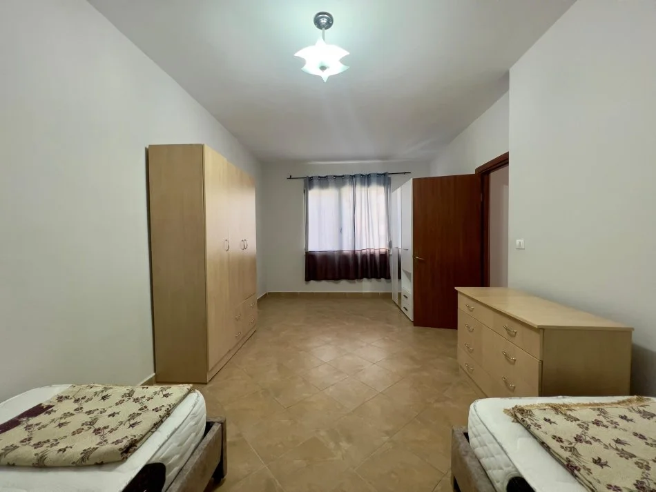 Tirane, jepet me qera apartament 1+1+Ballkon Kati 6, 70 m² 550 € (rruga e dibres)