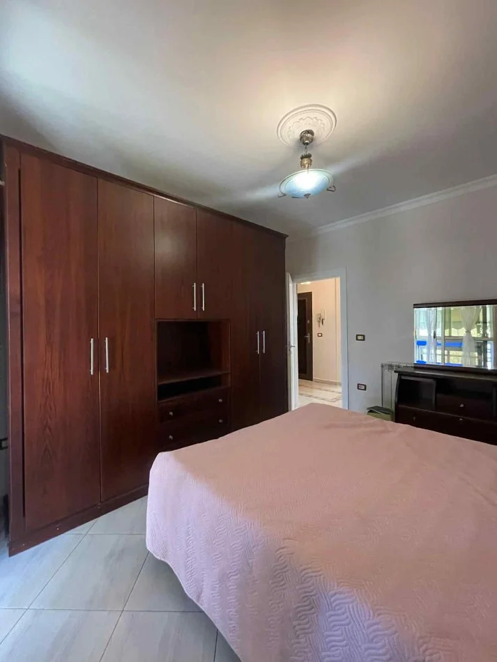 Tirane, jepet me qera apartament 2+1+Ballkon Kati 6, 90 m² 600 € (ISH PARKU)