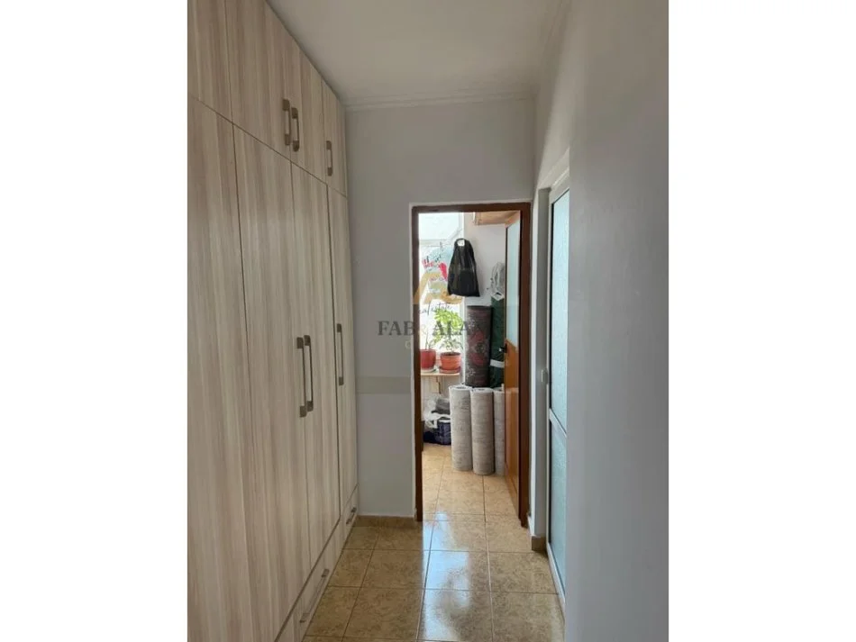 Tirane, shitet apartament 2+1 Kati 5, 102 m² 130.000 € (Laprake)