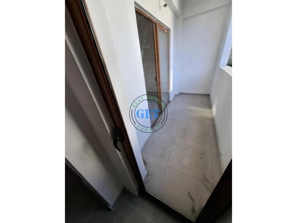 Durres, jepet me qera apartament 3+1+Ballkon Kati 1, 100 m² 250 € (Parku Vala, Durres)