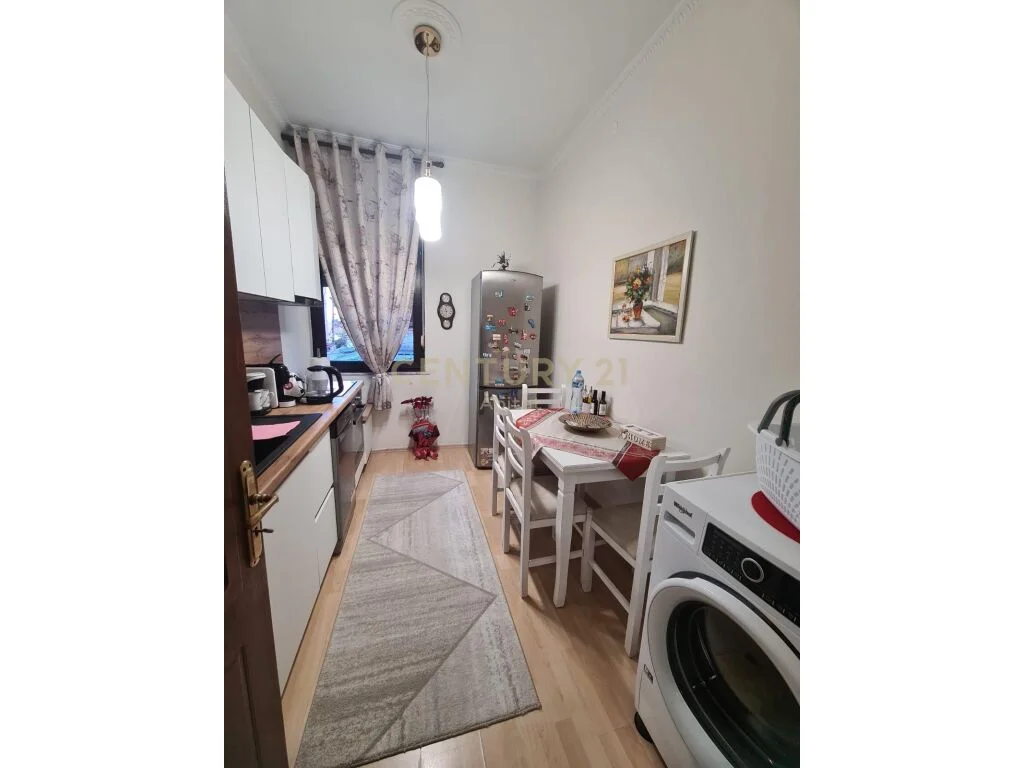 BULEVARDI ZOGU I PARE, JEPET ME QIRA APARTAMENT 2+1!