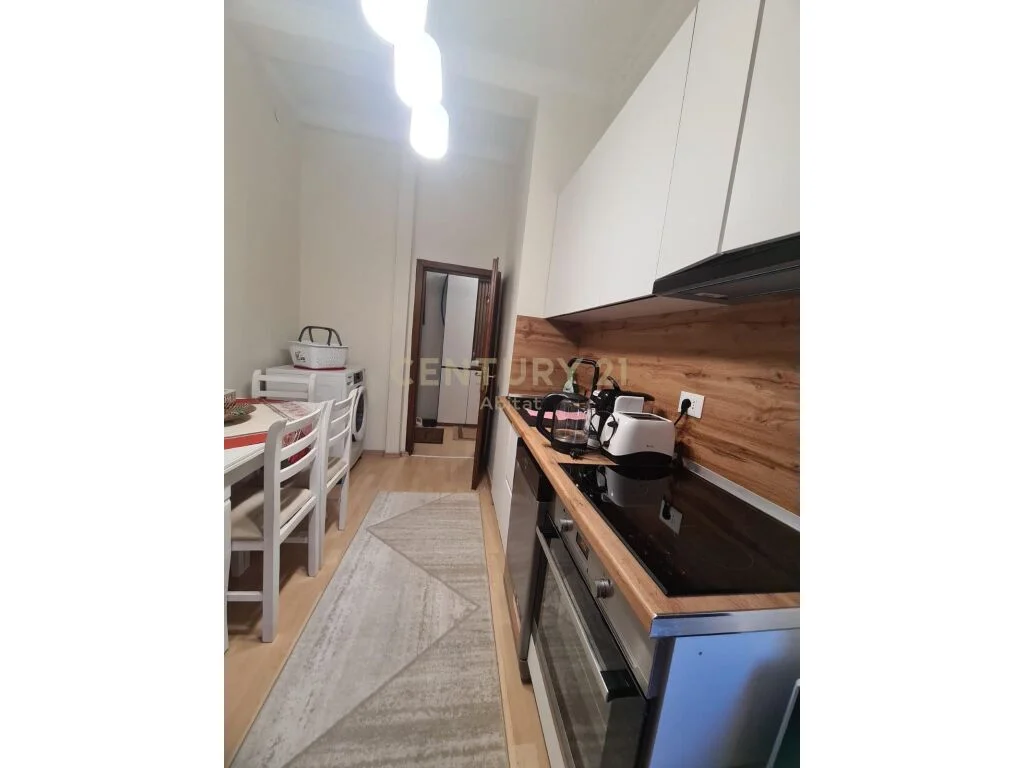 BULEVARDI ZOGU I PARE, JEPET ME QIRA APARTAMENT 2+1!
