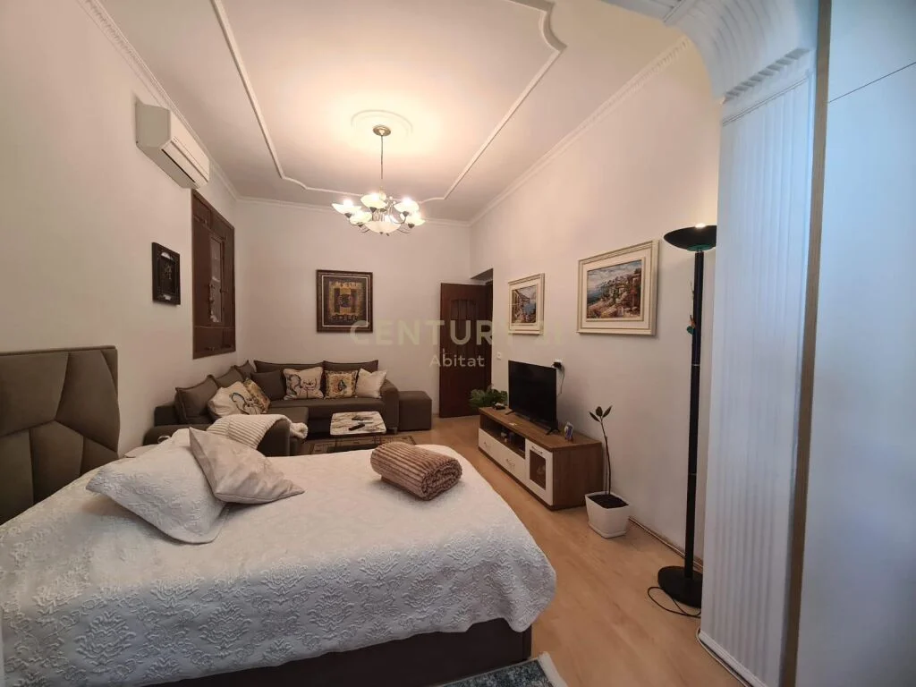BULEVARDI ZOGU I PARE, JEPET ME QIRA APARTAMENT 2+1!