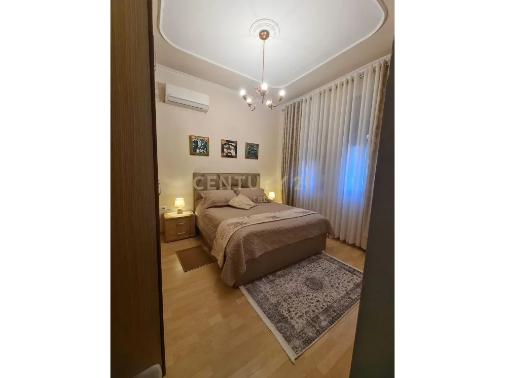 BULEVARDI ZOGU I PARE, JEPET ME QIRA APARTAMENT 2+1!