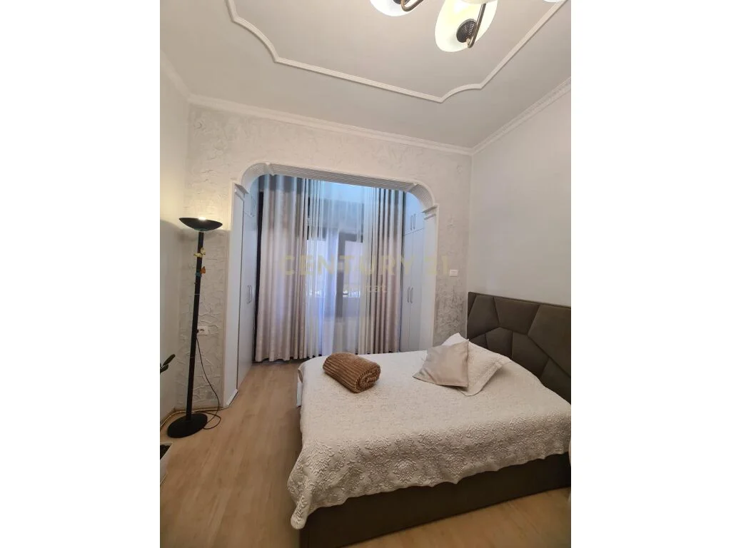 BULEVARDI ZOGU I PARE, JEPET ME QIRA APARTAMENT 2+1!