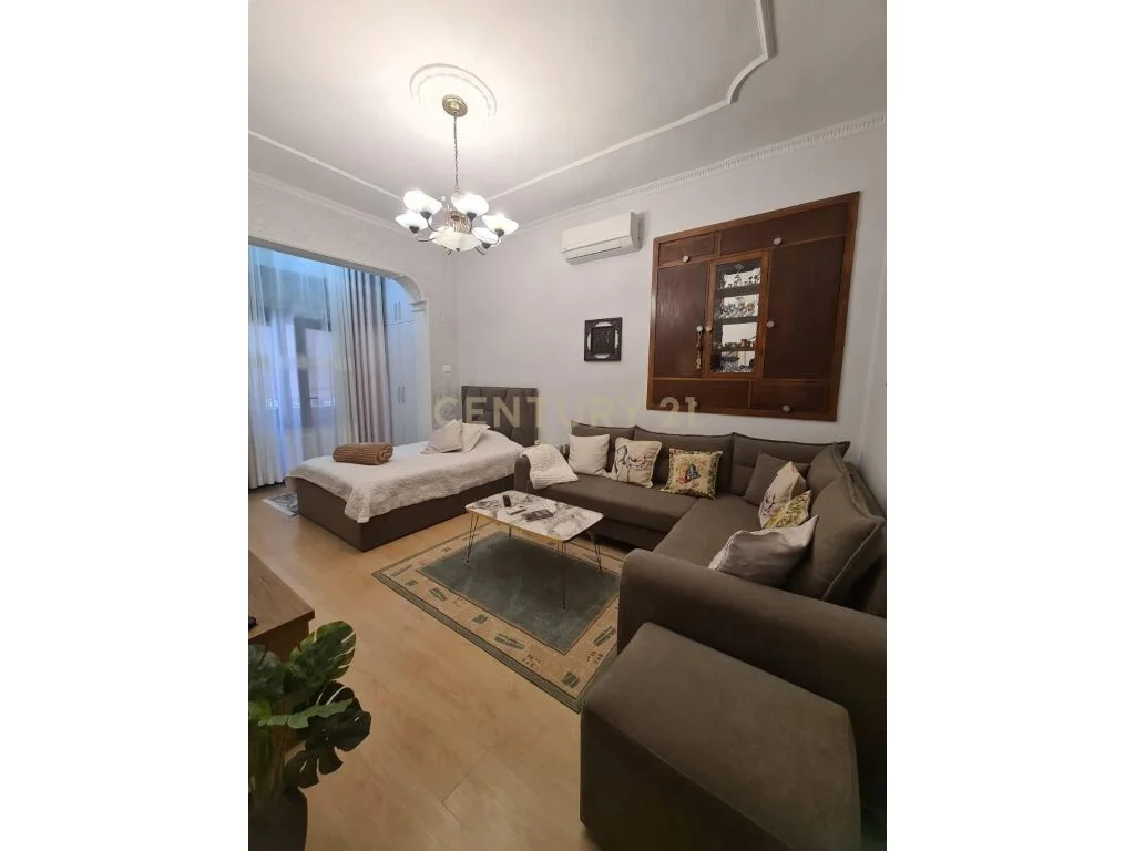 BULEVARDI ZOGU I PARE, JEPET ME QIRA APARTAMENT 2+1!