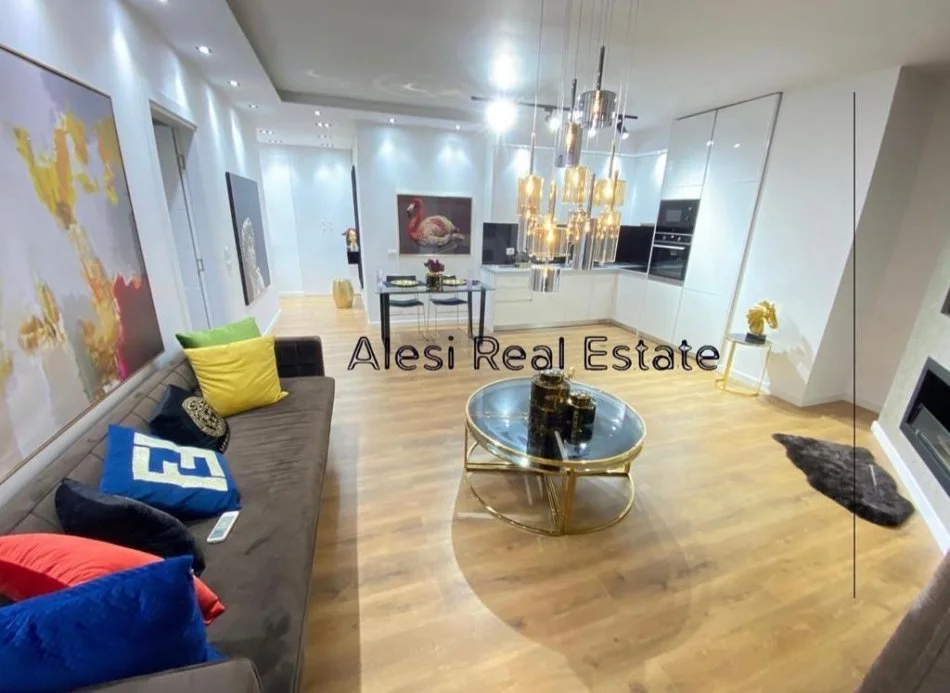 Tirane, jepet me qera apartament 2+1 Kati 7, 100 m² 1.000 € (Prane spar)