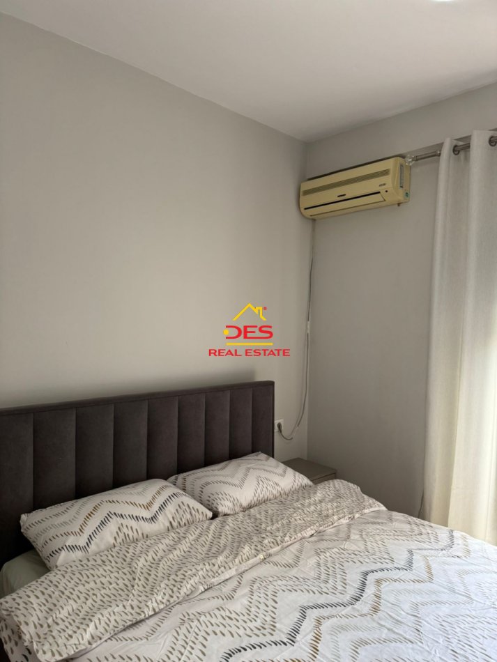 Vlore, jepet me qera apartament 1+1+Ballkon Kati 4, 70 m² 350 € (Rruga Dhimitër Konomi)