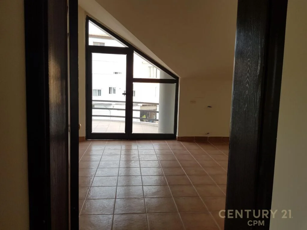 Vile me qira tek Brryli!