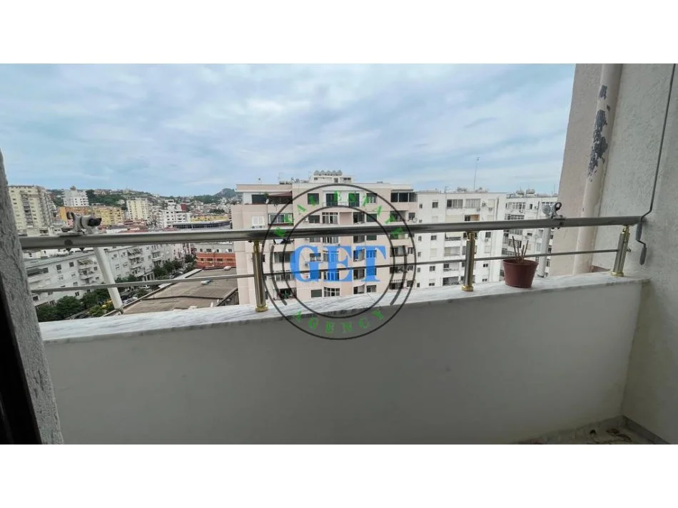 Durres, jepet me qera apartament 2+1 Kati 9, 100 m² 500 € (Qender, Durres)